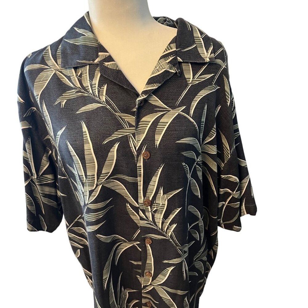 Men’s Tommy Bahama Leaf Print Button Up Size L
